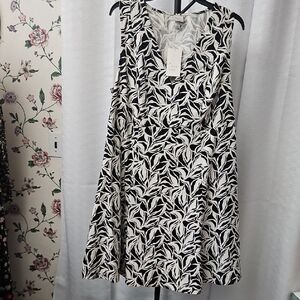 A New Day Black and White Leaf Pattern Mini Dress SEE MEASUREMENTS